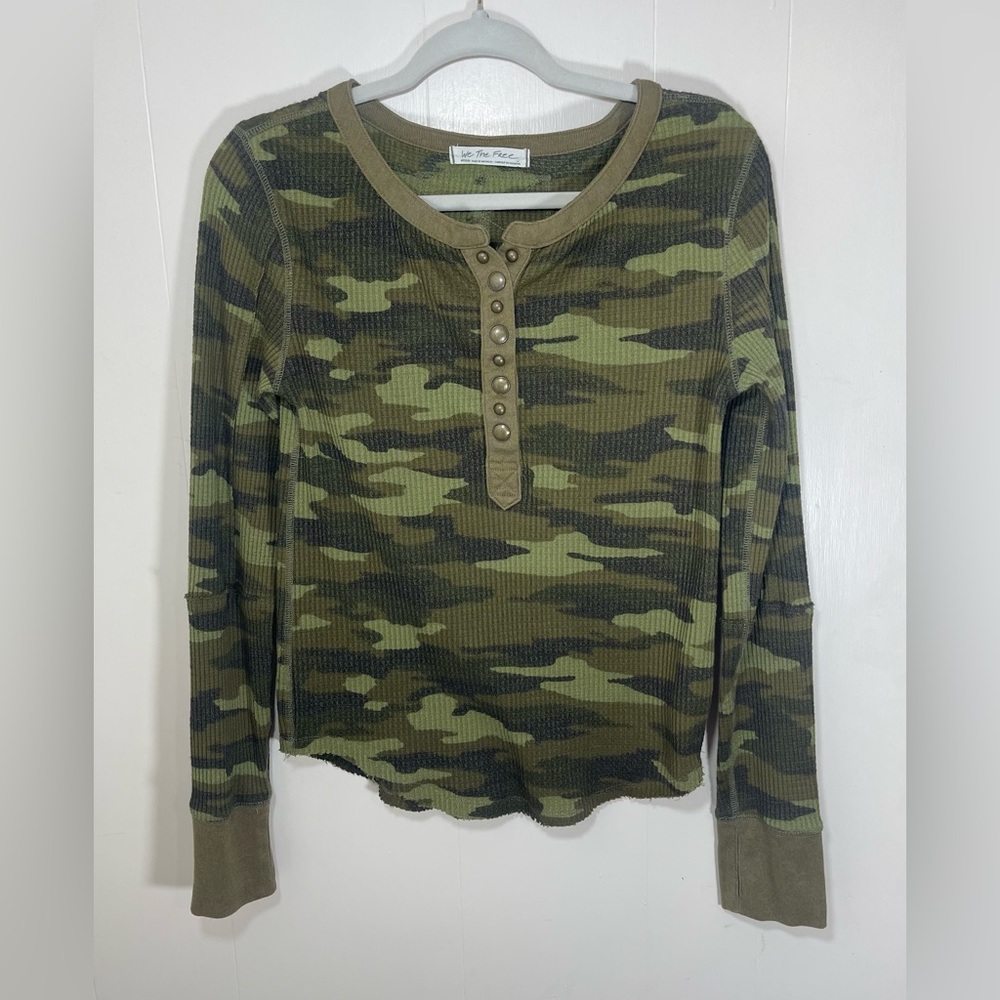 Free People Everest Camo Henley Print Button Snap Long Sleeve Shirt Size Medium - Picture 1 of 16